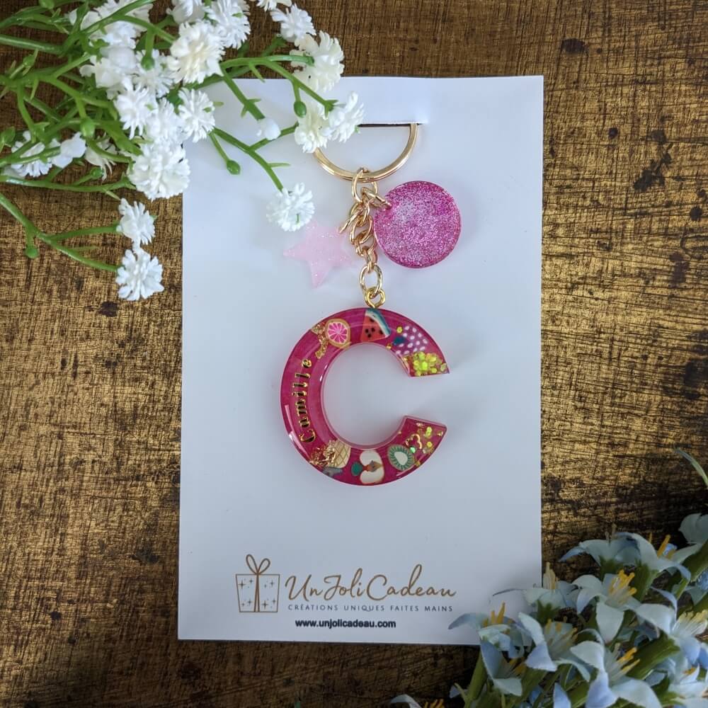 porte cles lettre c fruits rose unjolicadeau