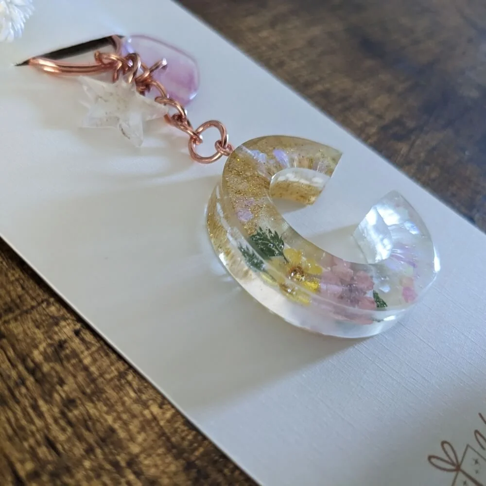 Porte-clés Lettre C Fleur et Paillettes – Image 2