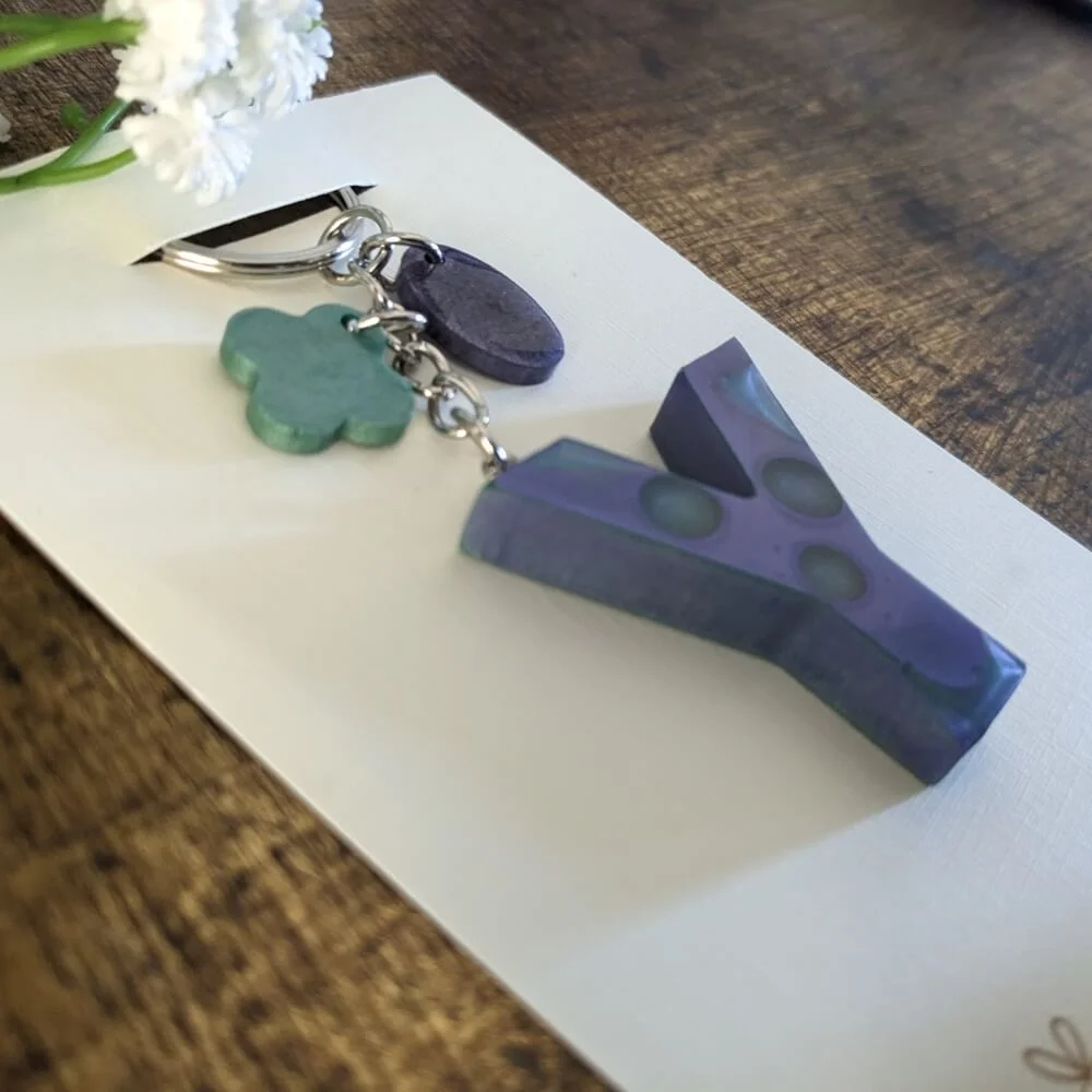 Porte-clés Lettre Y violet – Image 2