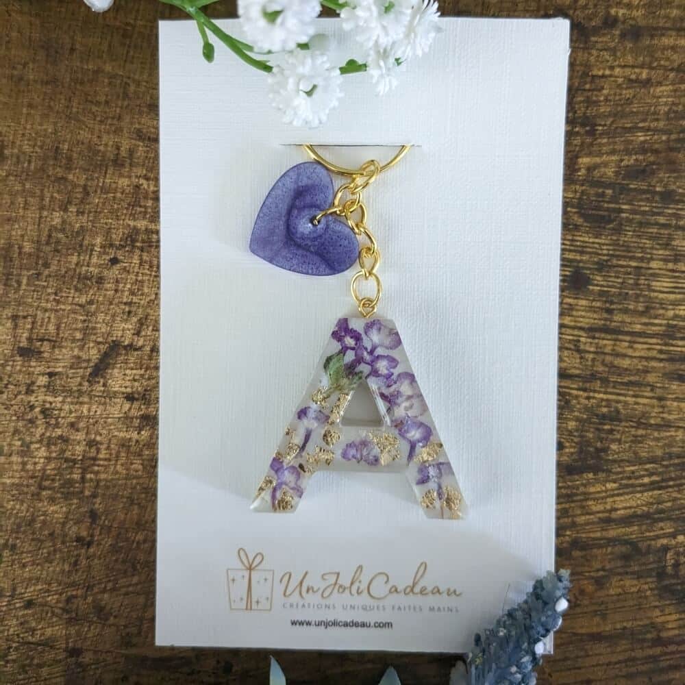 porte cles fleur violet lettre a unjolicadeau