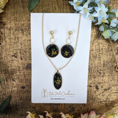 ensemble boucles d oreilles et collier noir floral unjolicadeau